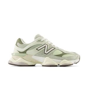 NWOT NEW BALANCE 960 SNEAKERS IN LIGHT GREEN WOMENS 7